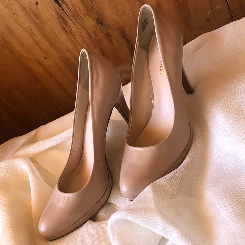 Nude Nine West pumps - Picture 4 of 6